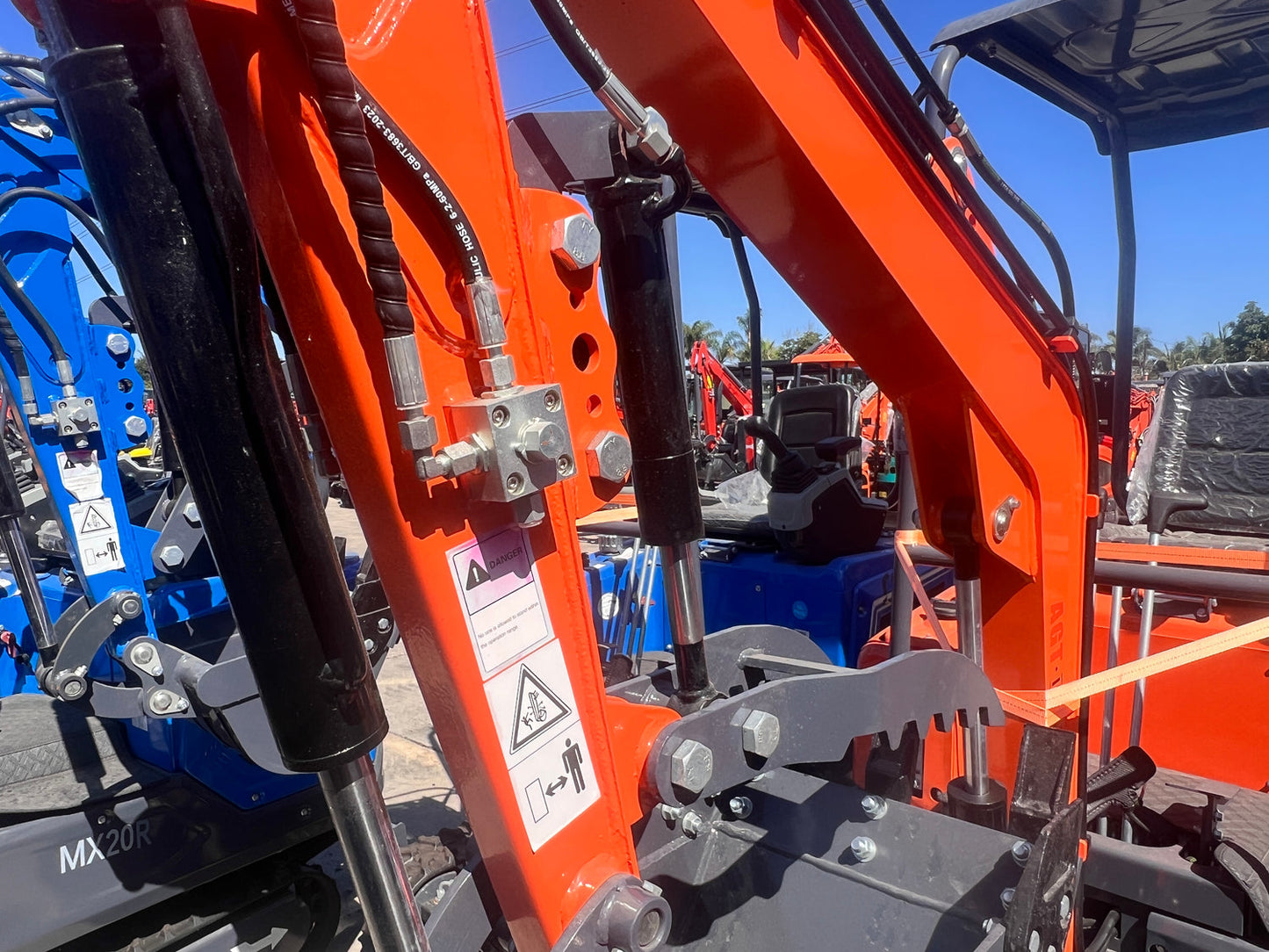 1.3 Ton, Kubota Diesel Engine Mini Excavator | AGT-DM20