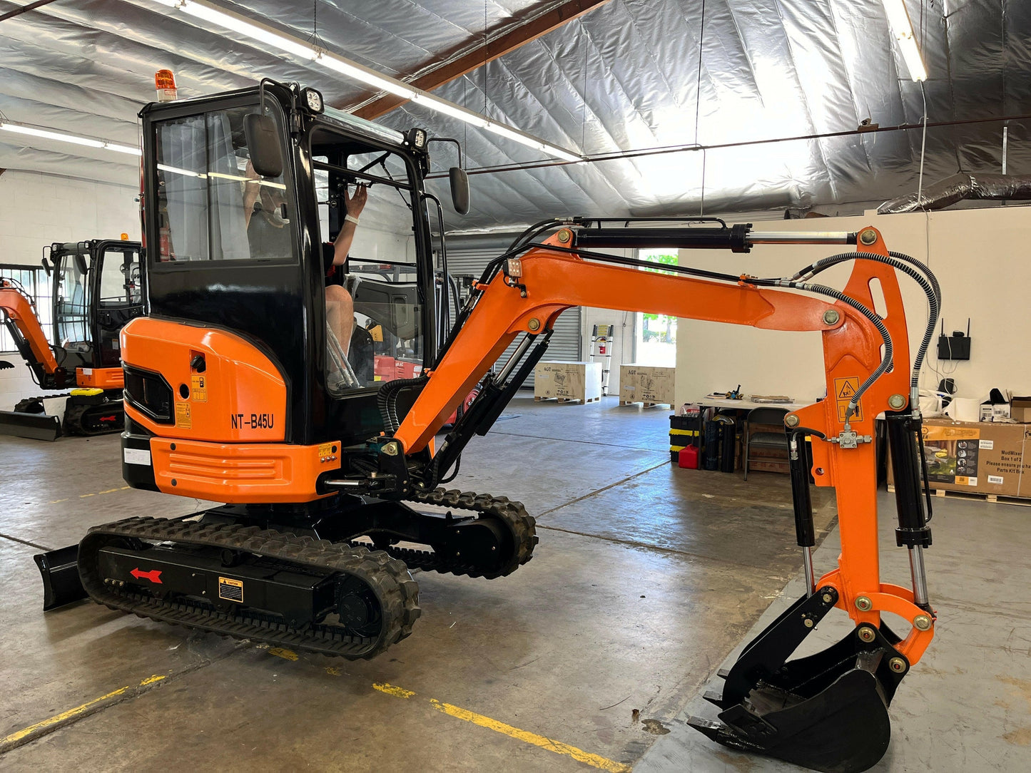 3 Ton, Yanmar Diesel Engine Mini Excavator w/ Swing Boom & Hydraulic Thumb | AGT-NTB45U | Pick up only or Arrange Shipping!