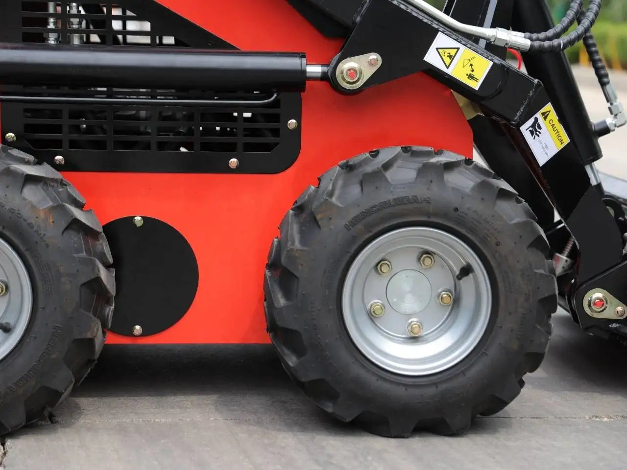 Brand New TYPHON STOMP 1800lbs Mini Skid Steer Loader 23HP Wheel Gas EPA B & S Engine USA